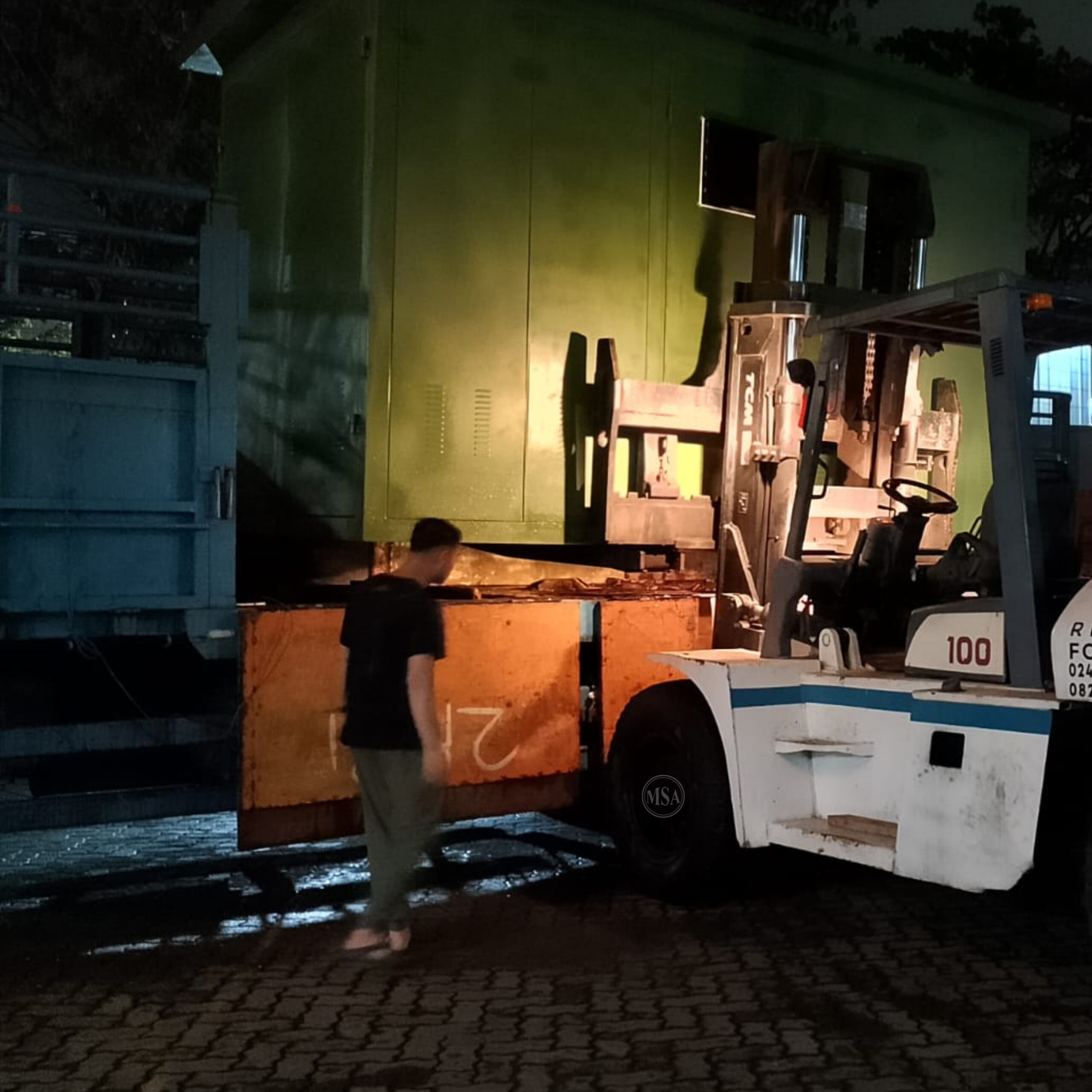 Rental Forklift 10 Ton 15