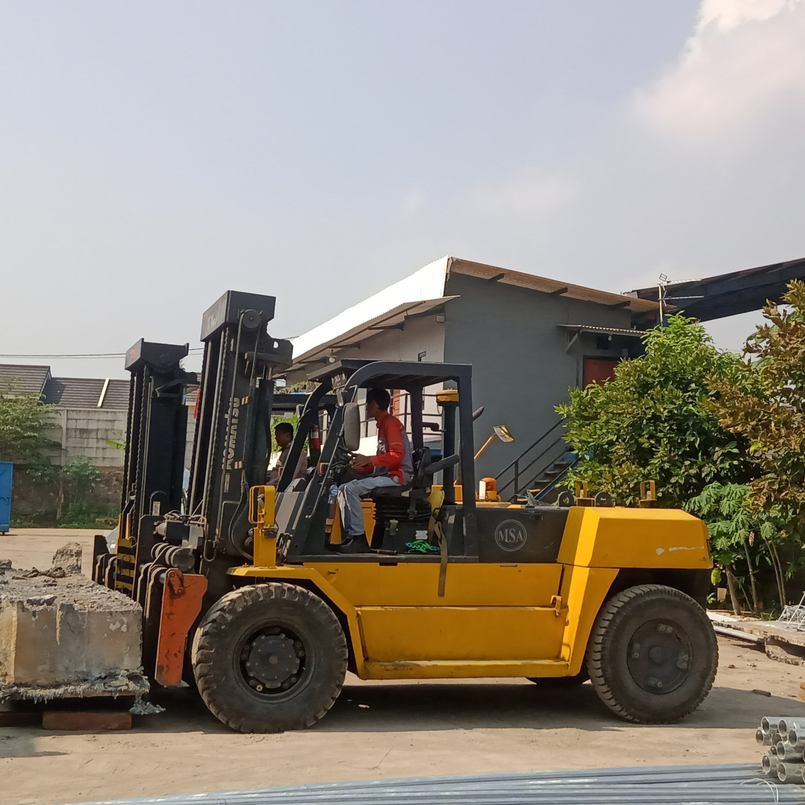 Rental Forklift 15 Ton 4
