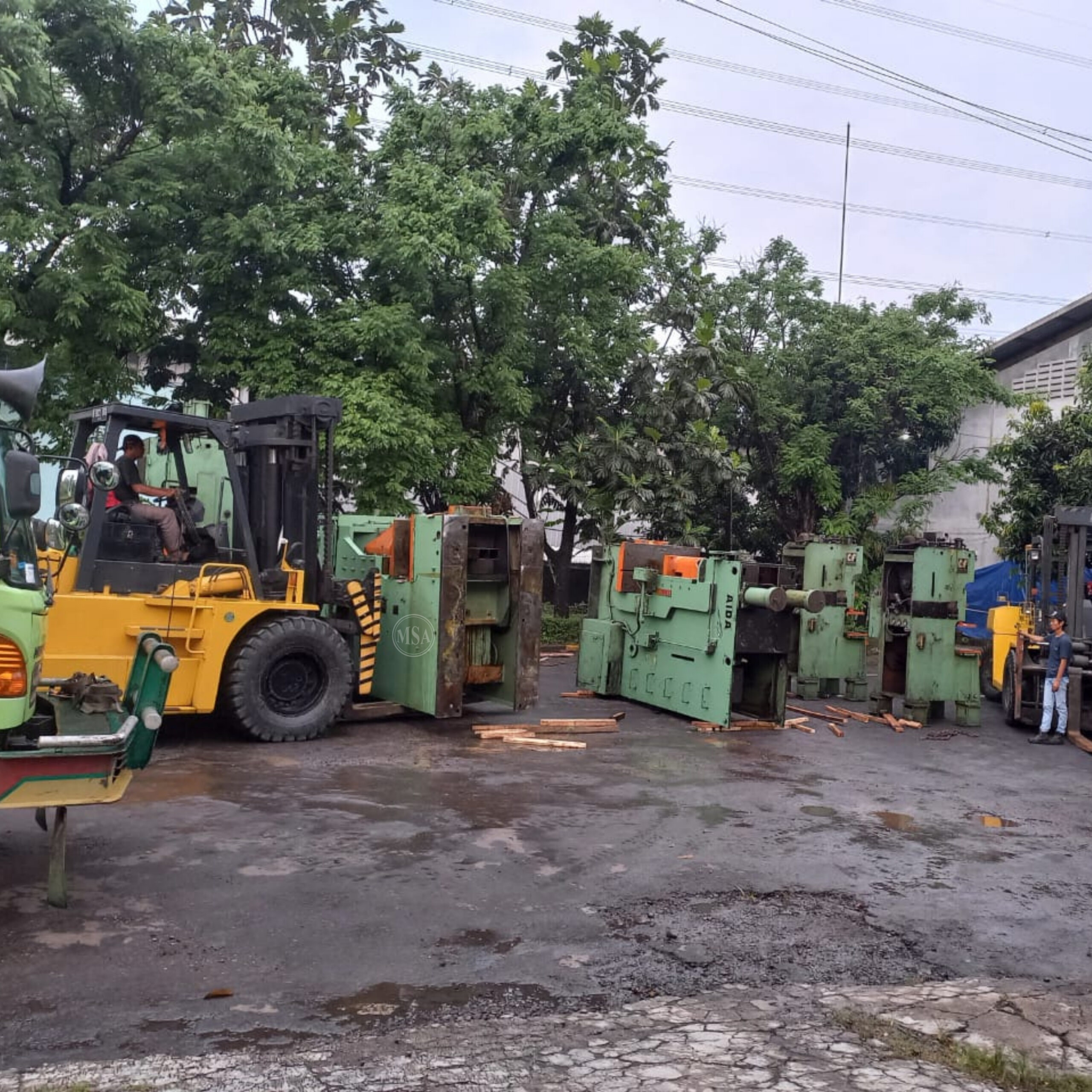 Rental Forklift 20-25 Ton 3