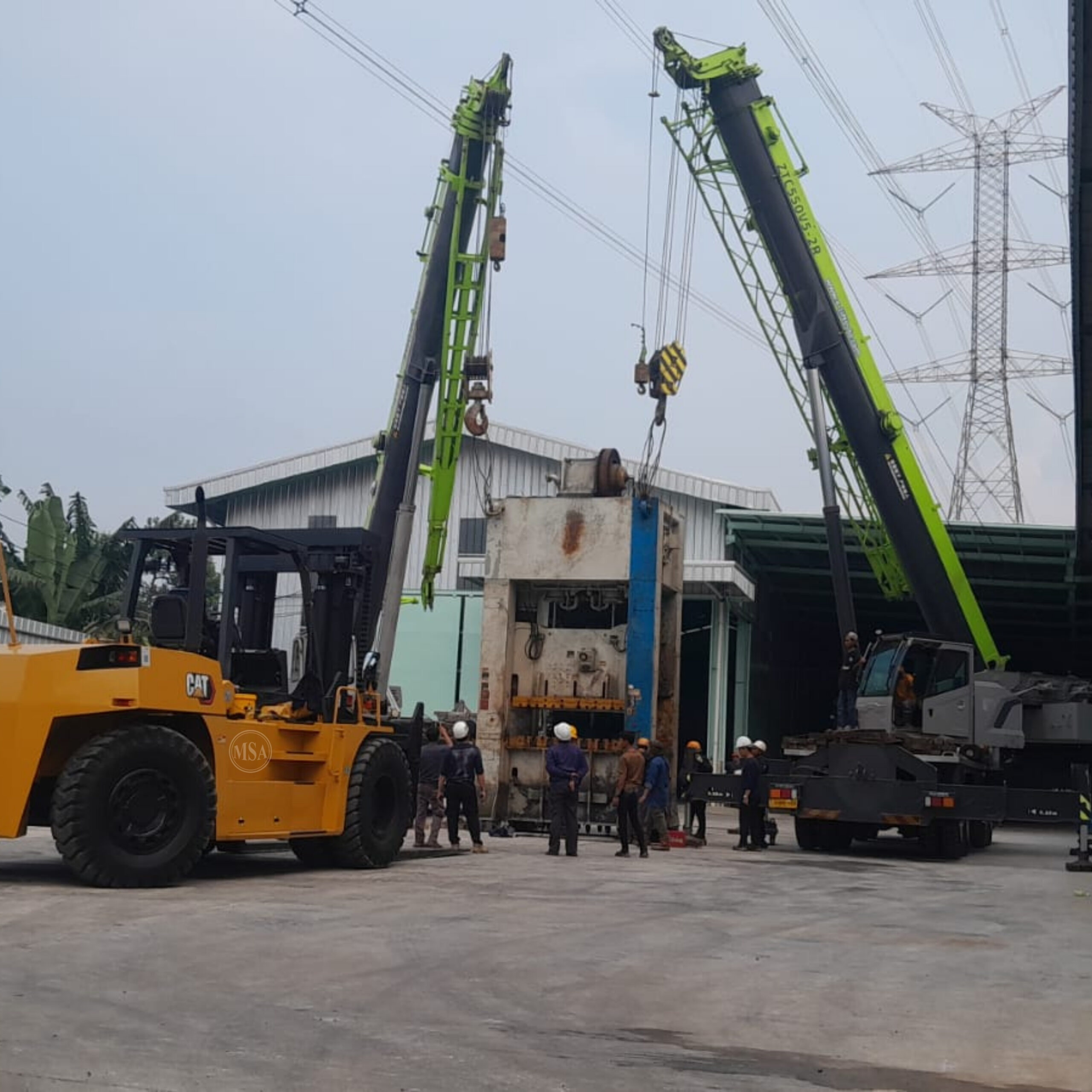 Rental Forklift 20-25 Ton 9