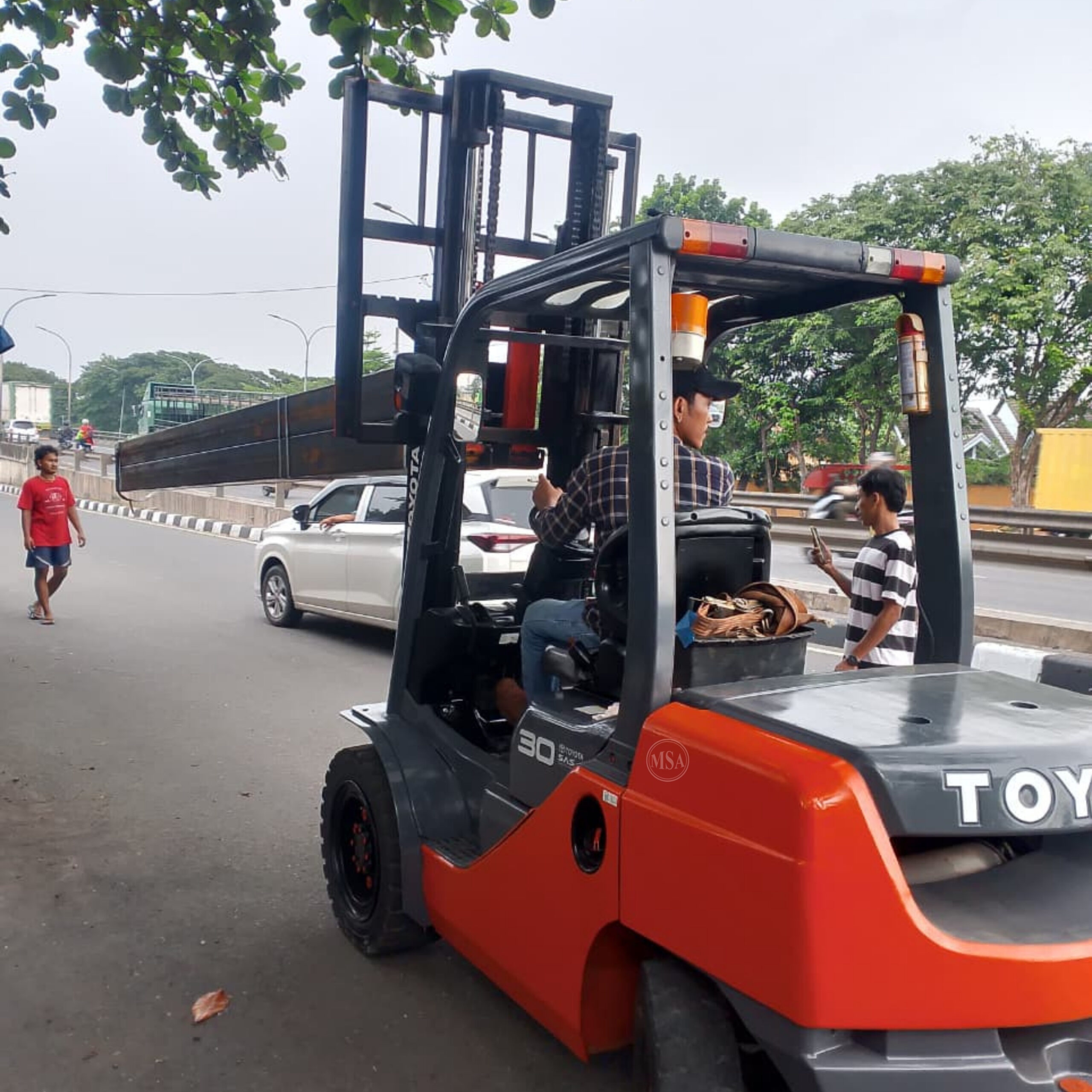 Rental Forklift 3 Ton 14