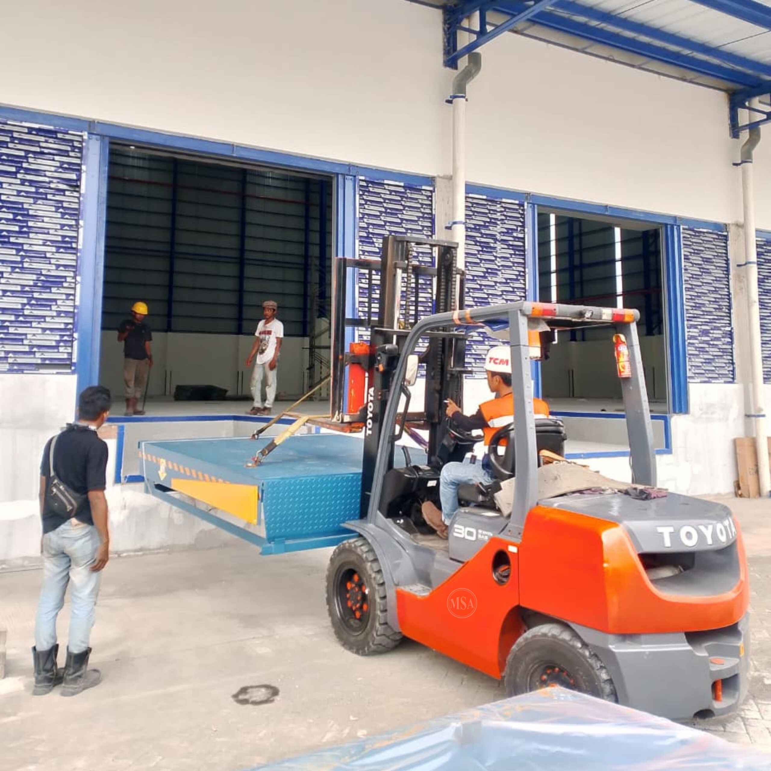 Rental Forklift 3 Ton 8