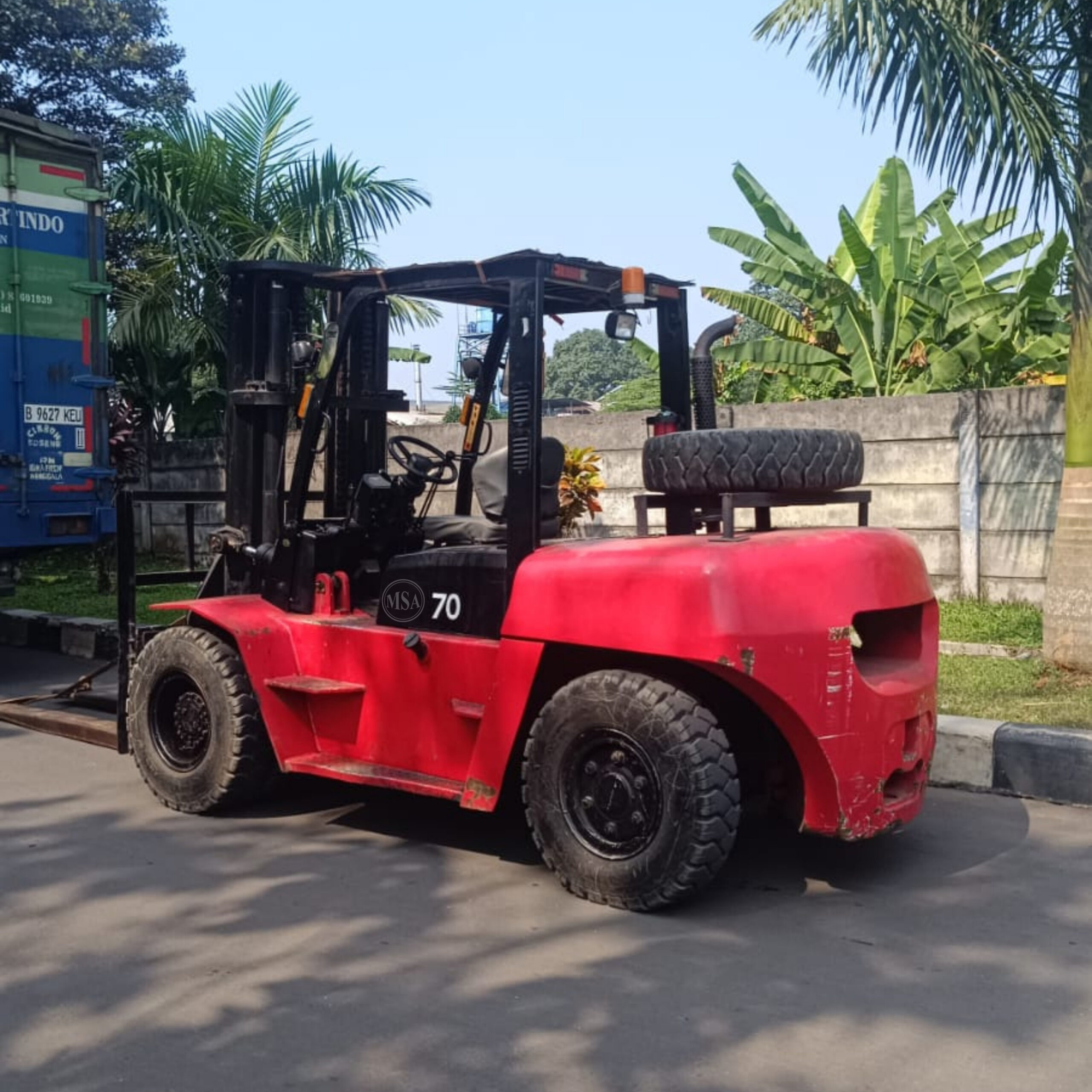 Rental Forklift 7 Ton 12