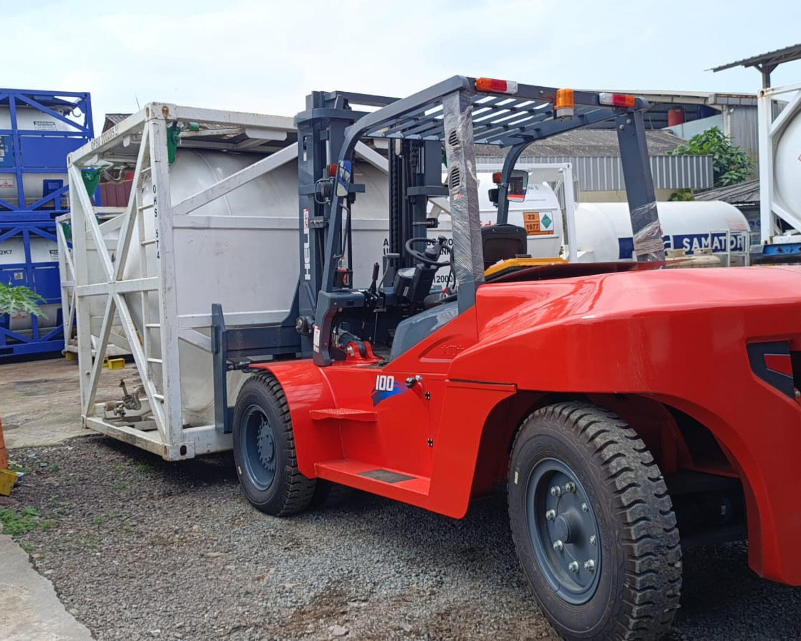 cover rental forklift 10 ton 2