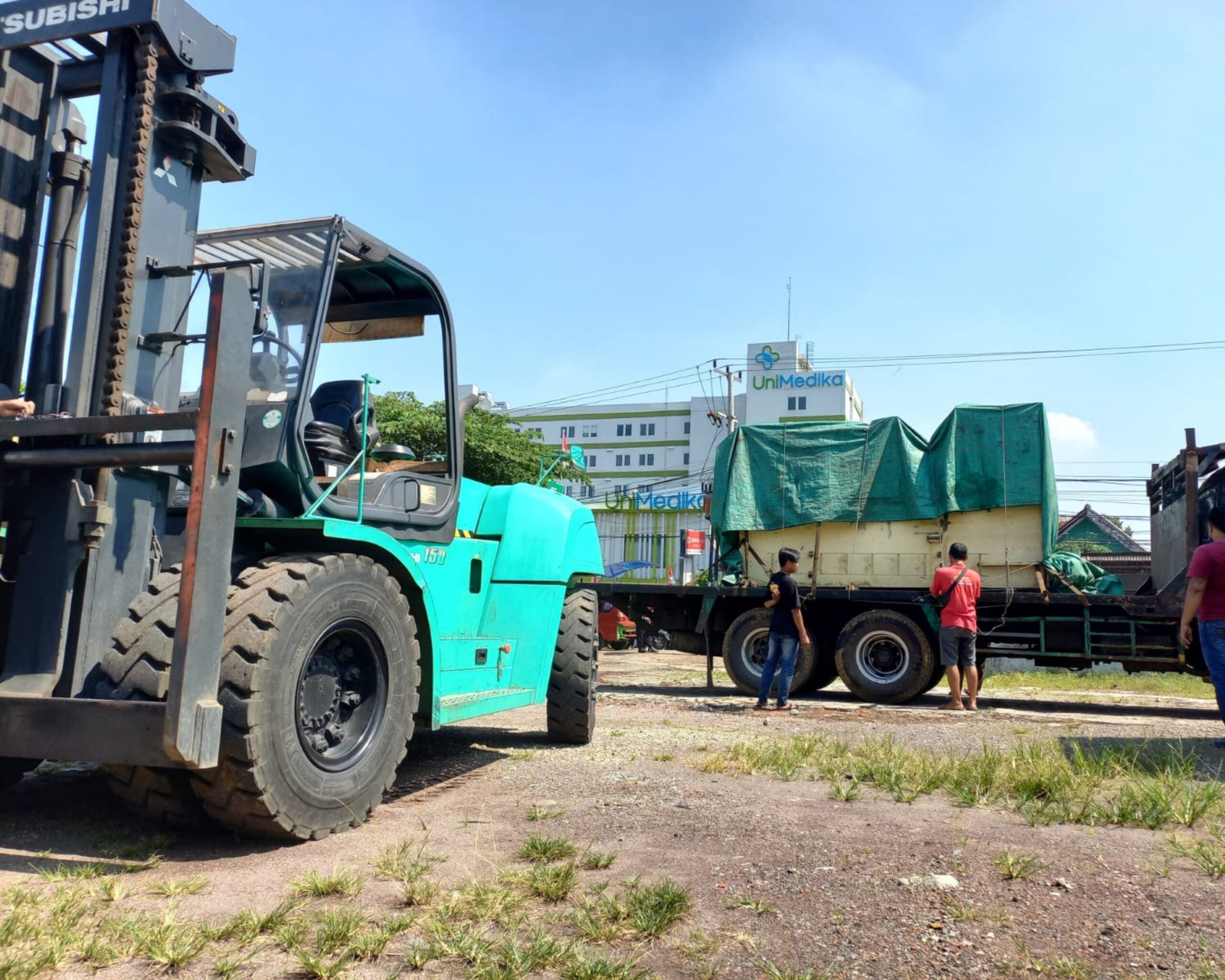 cover rental forklift 15 ton 1