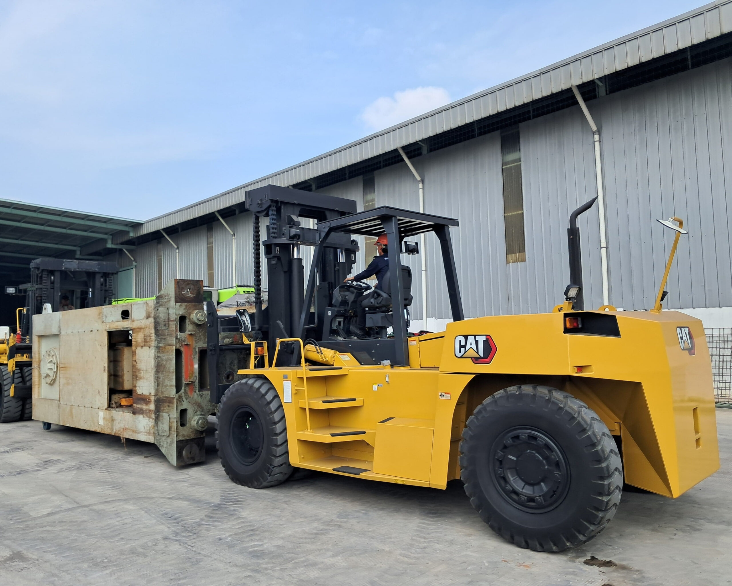 cover rental forklift 25 ton 1