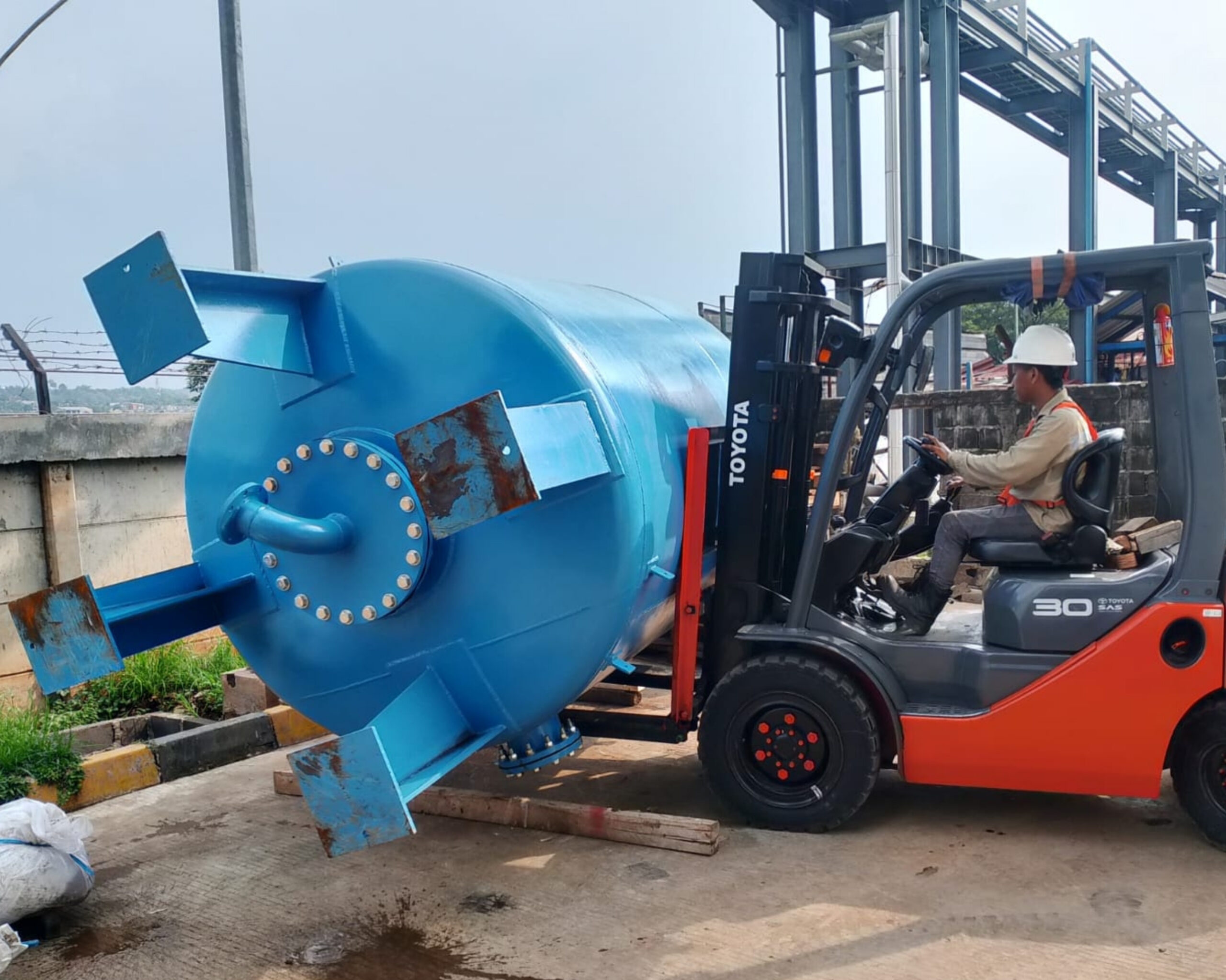 cover rental forklift 3 ton 2