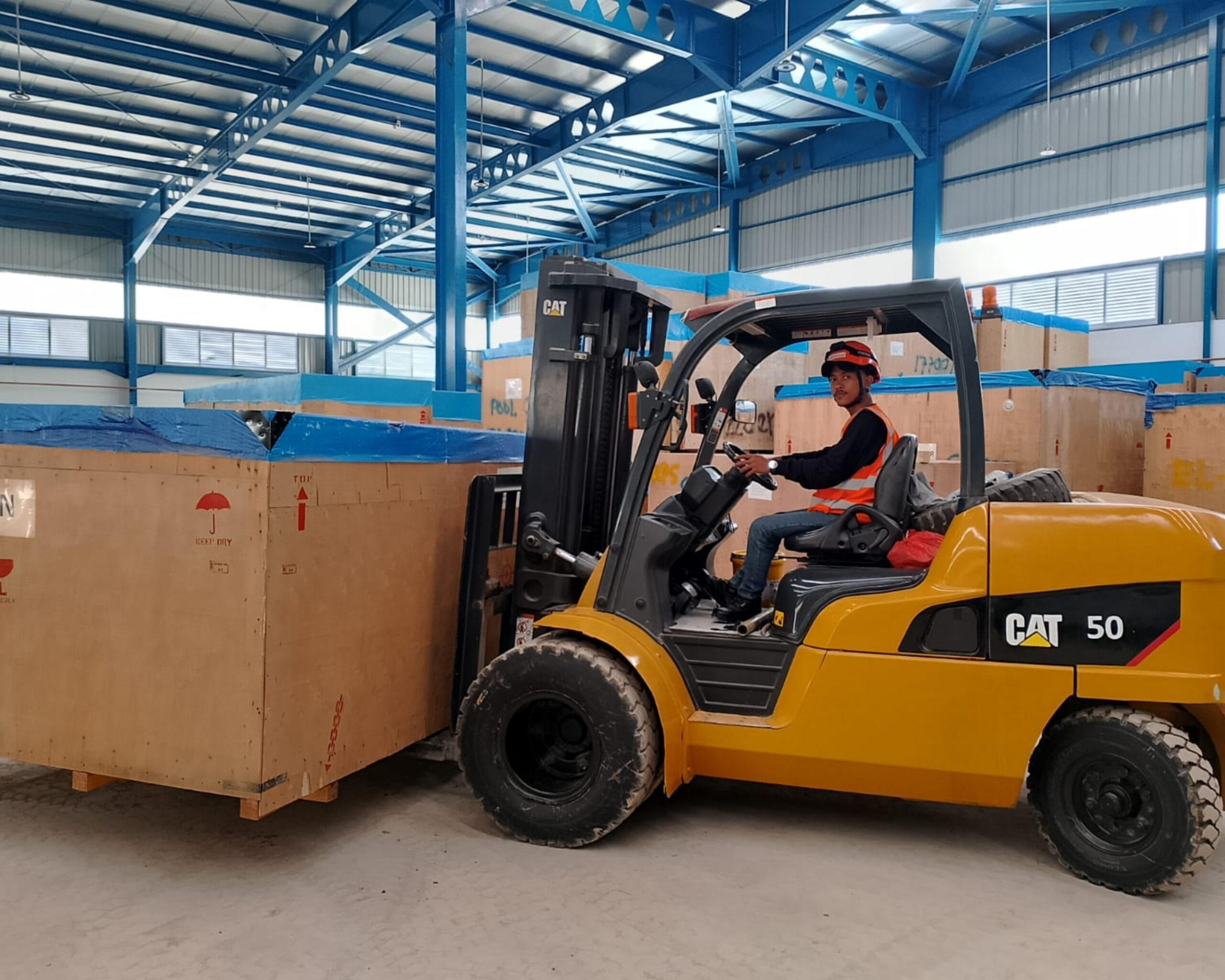 cover rental forklift 5 ton 1